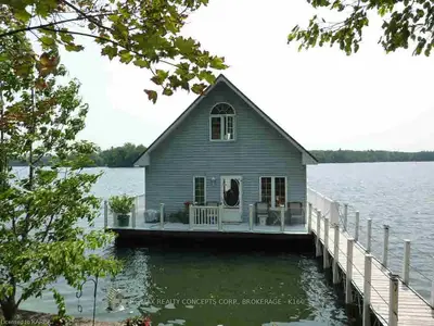 189 Ivy Lea Road, Front Of Leeds & Seeleys Bay, On K0e 1l0