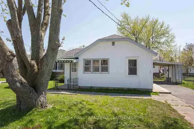 104 Park Street, Kingston, On K7l 1j8