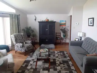 332 Escott Rockport Road, Leeds And The Thousand Islands, On K0e 1l0