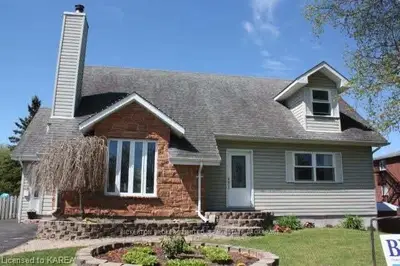 545 Emma Street, Gananoque, On K7g 2y6