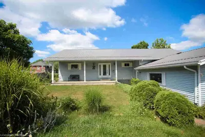 103 E Willowbank Road, Front Of Leeds & Seeleys Bay, On K7g 2v5