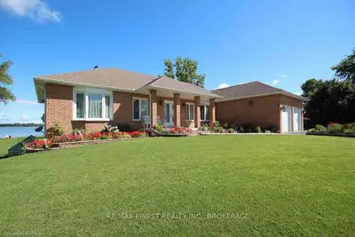 1927 County Road 9, Greater Napanee, On K7r 3k8