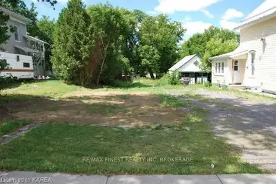 131 Green Street, Deseronto, On K0k 1x0