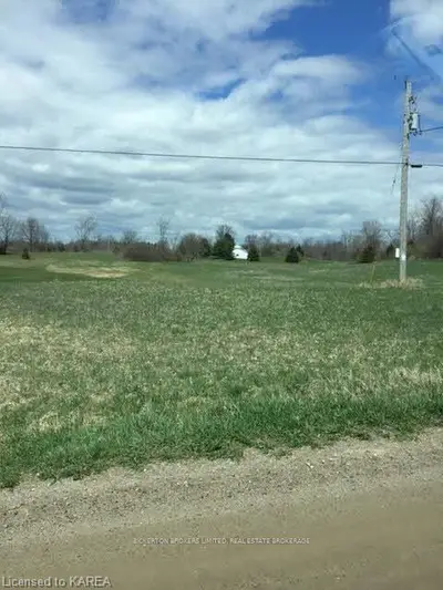 . Berry Road, Front Of Leeds & Seeleys Bay, On K0h 2n0