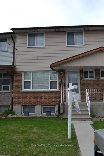 27 Addington Street 4, Loyalist, On K7n 1c6