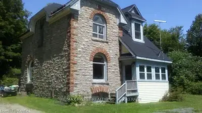 298 Ellisville Road, Leeds and the Thousand Islands, ON K0E 1N0