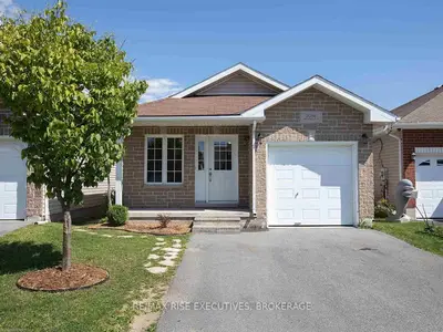 2056 Swanfield Street, Kingston, On K7m 0b1