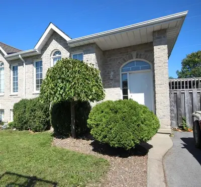 848 Peachwood Street, Kingston, On K7p 3g6