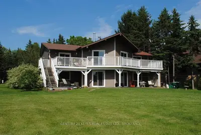 11 Chisamore Point, Front Of Leeds & Seeleys Bay, On K7g 2v4