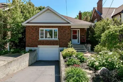 108 DUNDAS Street, Kingston, ON K7L 1N6