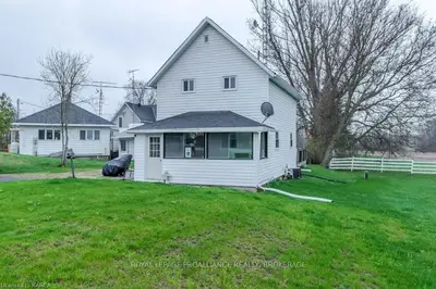 7733 Highway 42, Rideau Lakes, ON K0G 1E0