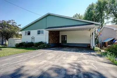 25 Willowbank Road, Front Of Leeds & Seeleys Bay, On K7g 2v5