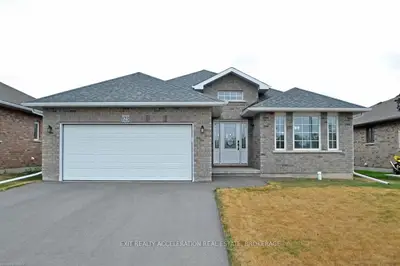 123 CHERRYWOOD Parkway, Greater Napanee, ON K7R 3L1