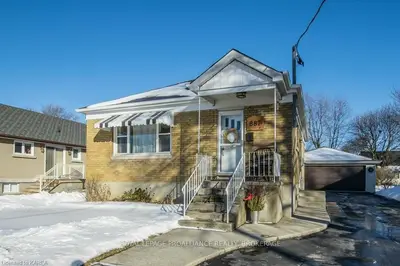 887 Victoria Street, Kingston, On K7k 4t9