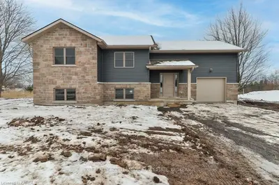 36 Shermans Point Road, Greater Napanee, On K7r 3k8