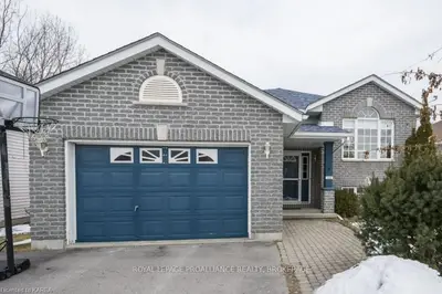 142 North Trent Street, Quinte West, On K0k 2c0
