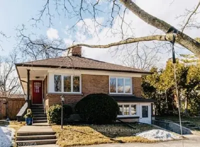 136 Churchill Crescent, Kingston, On K7l 4n2