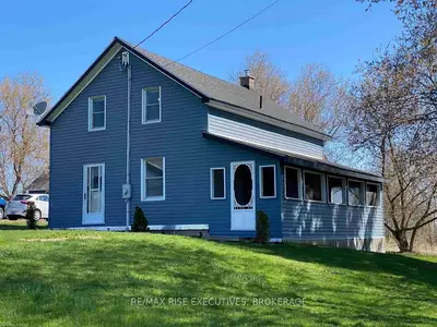 908 County Road 2, Front Of Leeds & Seeleys Bay, On, K0e 1l0