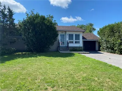 871 Woodbine Road, Kingston, On K7p 2x3