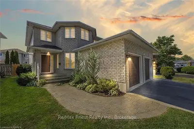 1074 Finch Street, Kingston, On K7p 3c1