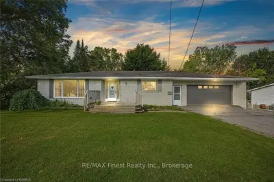 112 County Road 8, Greater Napanee, On, K7r 3c7