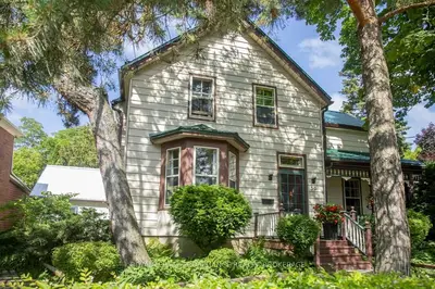 50 Livingston Avenue, Kingston, ON K7L 4L2