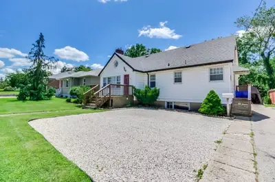 Detached in Tillsonburg