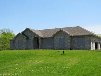 552 SALMON RIVER Road, Greater Napanee, ON K0K 2W0