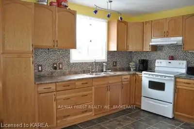 56 W GRAHAM Street, Greater Napanee, ON K7R 2J7