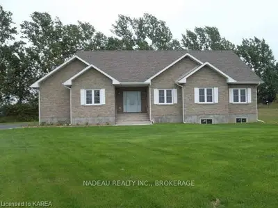 141 Conner Drive, Front Of Leeds & Seeleys Bay, On, K7g 3c4