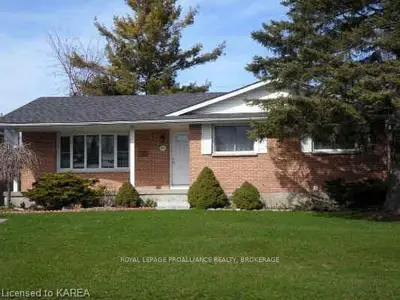 656 Sussex Boulevard, Kingston, ON K7M 5A8
