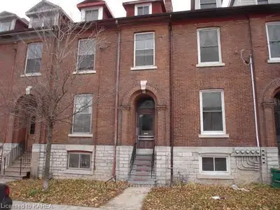 98 E Clergy Street, Kingston, On K7l 3j4