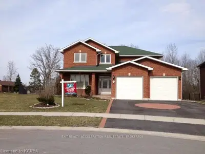 29 Hartwood Cres, Greater Napanee, On, K7r 3l1