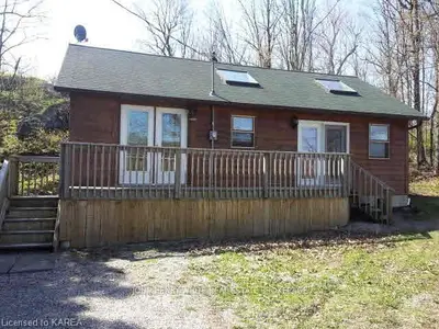 18 Mainshore Point Lane, Front Of Leeds & Seeleys Bay, On K0e 1l0