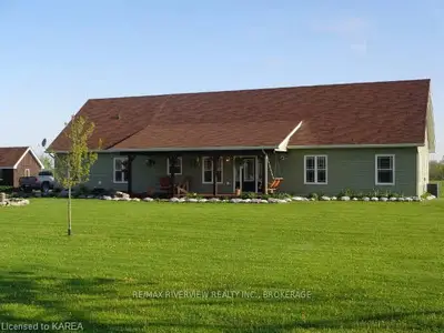 74 Warburton Road, Front Of Leeds & Seeleys Bay, On K0e1l0