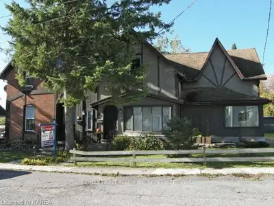 86-88 West Street, Greater Napanee, On K7r 2p2