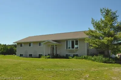 449 SAND BAY Road, Front of Leeds & Seeleys Bay, ON K0E 1L0