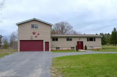 64 Robertson Road, Front Of Leeds & Seeleys Bay, On K7g 2v4