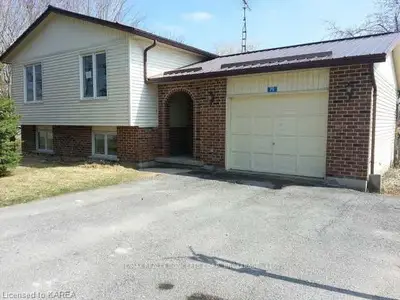 79 Railway Street, Lansdowne Village, On K0e 1l0