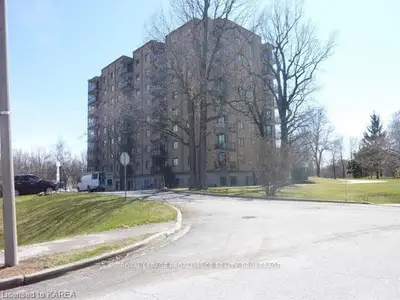 120 BARRETT Court 106, Kingston, ON K7L 5H6