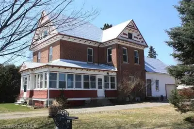 120 Highway 15, Leeds And The Thousand Islands, On, K0h 2n0