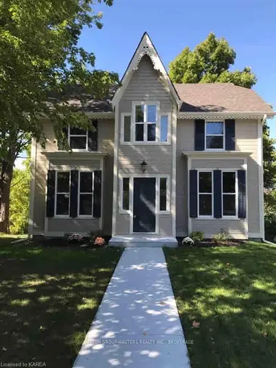 2 Brock Street, Gananoque, On K7l 1j8