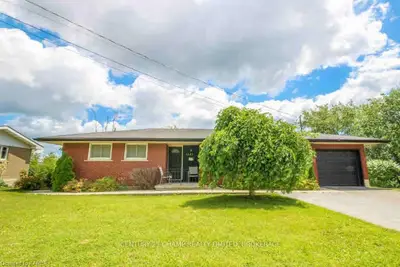 1003 MONTREAL Street, Kingston, ON K7K 3K2