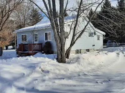 10 John Street, Addington Highlands, On K0h 1p0