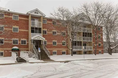 #205 316 Kingsdale, Kingston, On, K7m 8s2