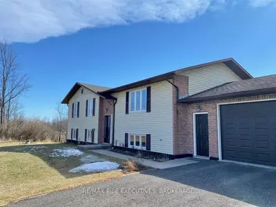1241 Marble Rock Road, Front Of Leeds & Seeleys Bay, On K7g 2v4