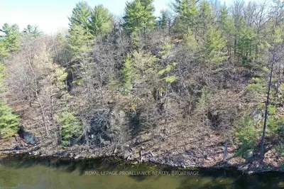 424b Brooks Point Road, Rideau Lakes, On K0g 1e0