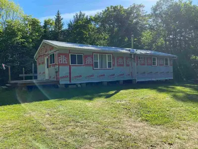 1252 BUCKSHOT LAKE Road, Addington Highlands, ON K0H 1K0