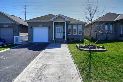 2045 Swanfield Street, Kingston, On K7m 0a8