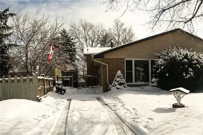 25 Camden Court, Kingston, On K7k 5w6